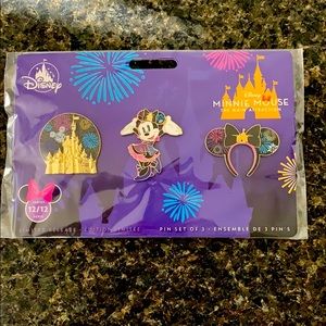 Brand new Minnie main attraction fireworks pin set